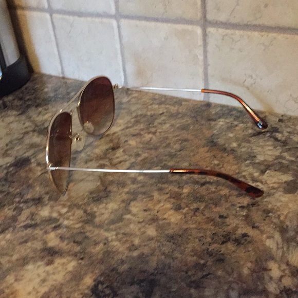 Classic Aviator Brown Sunglasses - Picture 3 of 5